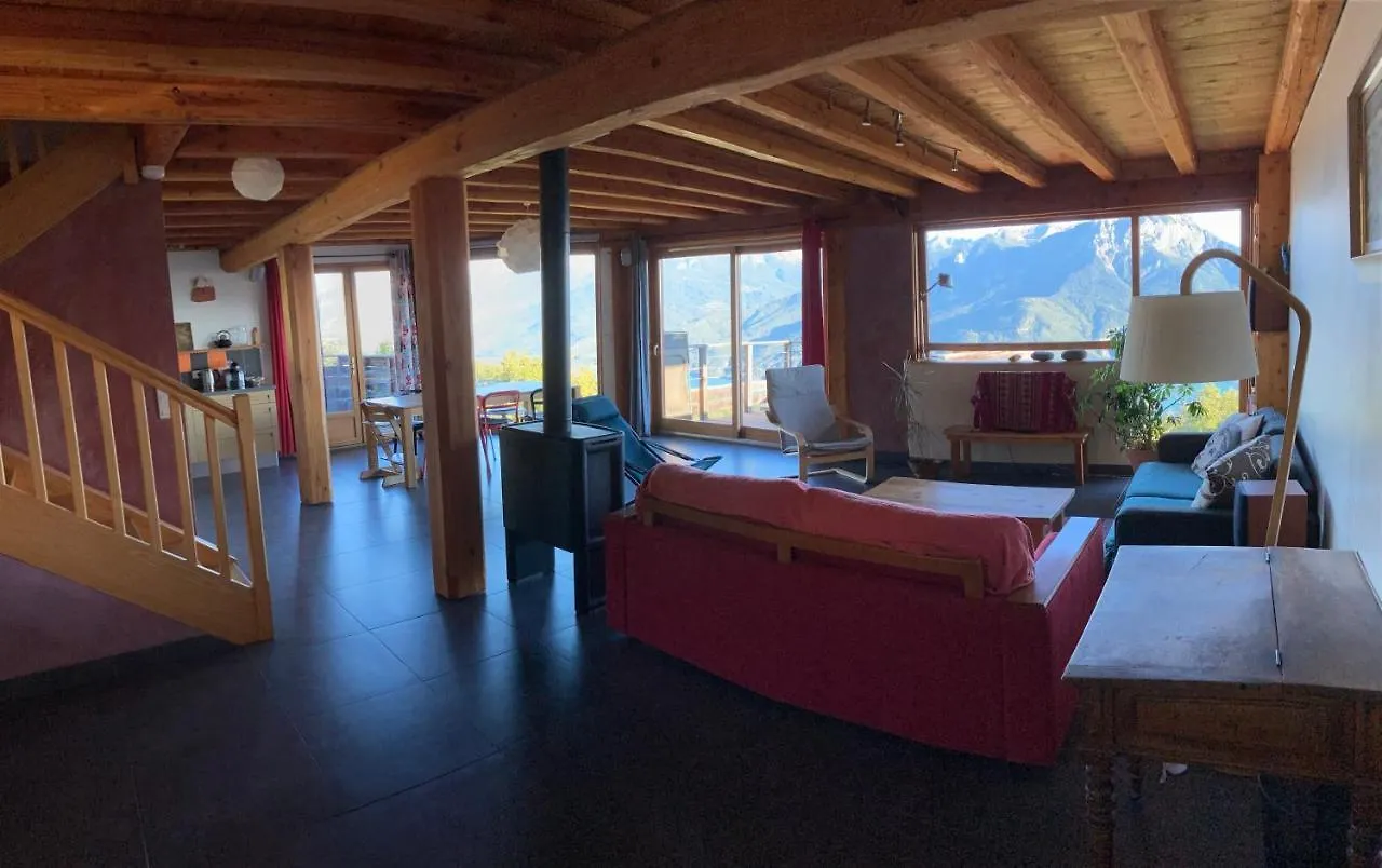 Chalet Bioclimatique Avec Vue Sur Le Lac De Serre Poncon Saint-Apollinaire