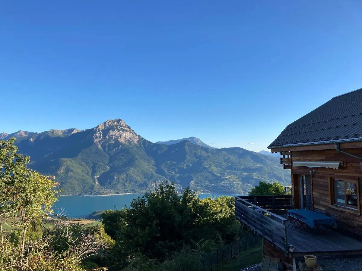 Chalet Bioclimatique Avec Vue Sur Le Lac De Serre Poncon Saint-Apollinaire  0*, Saint-Apollinaire (Hautes-Alpes)